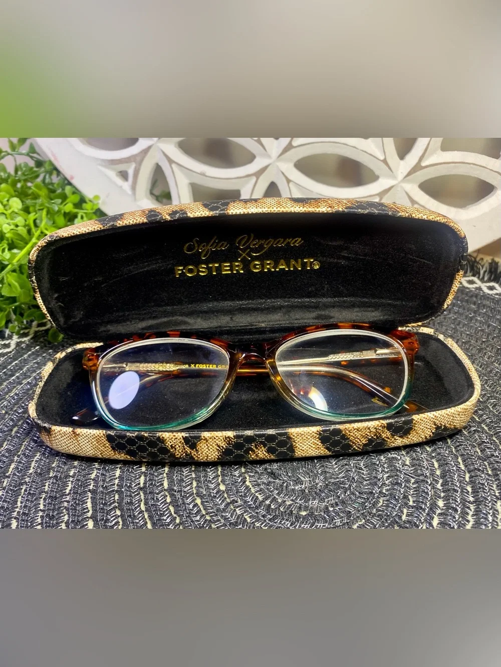 Foster Grant Sofia Vergara Leopard‎ Glasses W/ Case (Selling As Frames Only)
